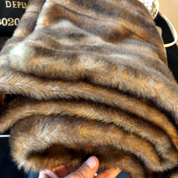 Fancy Warm Shawl - Picture 1 of 6